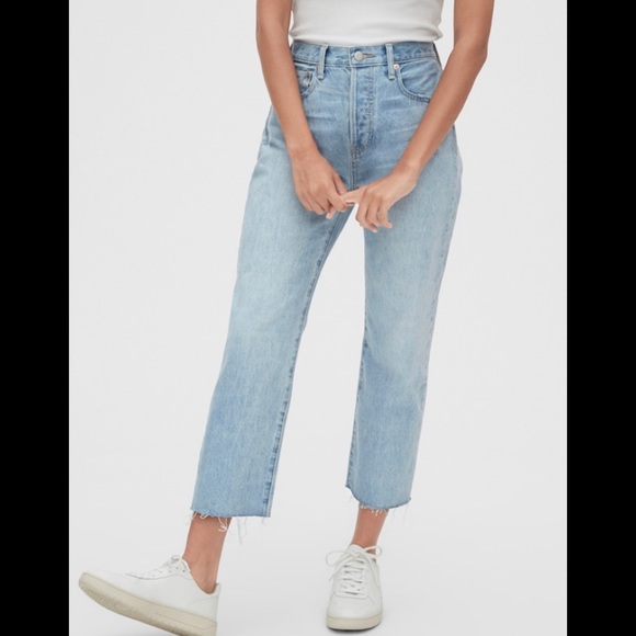 GAP Denim - NWT Gap Mid Rise Boyfriend Jeans with Raw Hem Sz 8